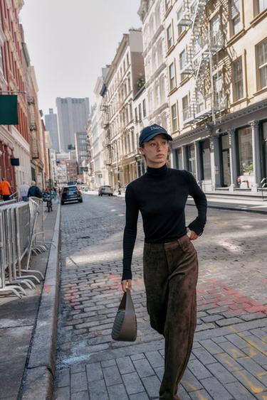 Zara Базовый трикотажный джемпер с высоким воротником