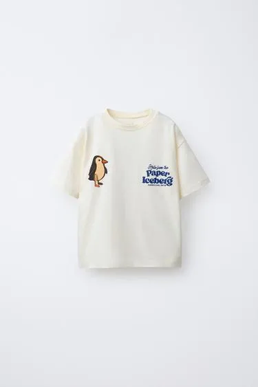 Футболка с рельефным принтом