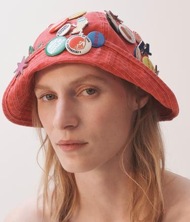 Zara Панама HARRY LAMBERT с булавками купить с доставкой.