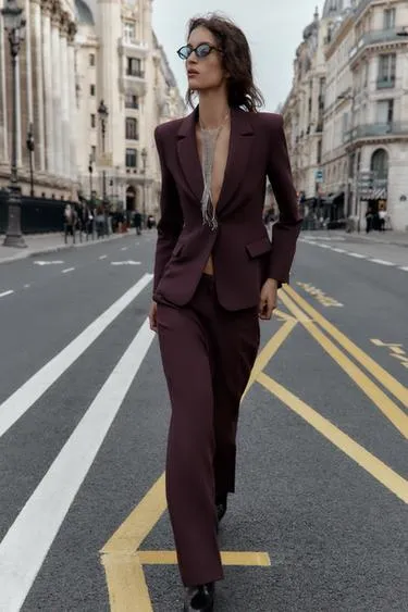 Приталенный блейзер с подплечниками