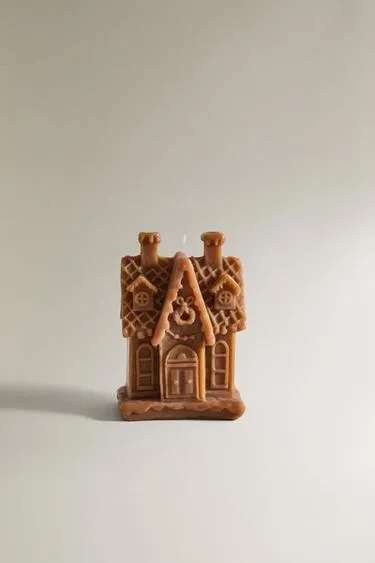 SALTED CARAMEL SCENTED HOUSE CANDLE