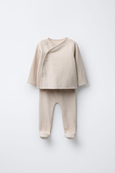 Zara Комплект из футболки и легинсов с рельефным узором