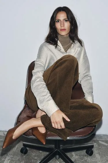 Кожаные туфли на среднем тонком каблуке- Заказать в России