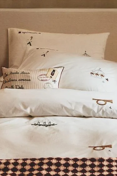 CHILDREN'S CHRISTMAS FIGURE DUVET COVER