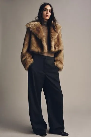 Короткая куртка из искусственного меха — ZW COLLECTION