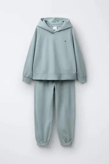 Комплект из худи и брюк-джоггеров с сердечком- Заказать в России