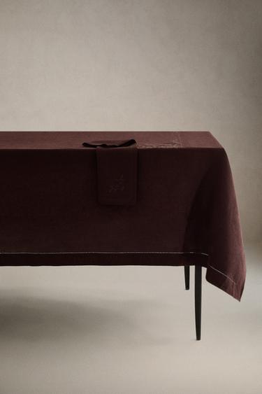 Zara Скатерть из льна с вышитыми цветочными мотивами