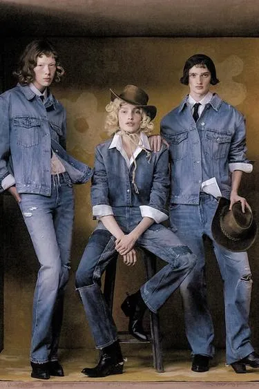 Рубашка из джинсы TRF с эффектом выцветания и порванными участками- Заказать в России