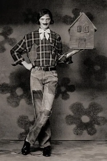 TRF джинсы с низкой посадкой и заплатками с разрывом