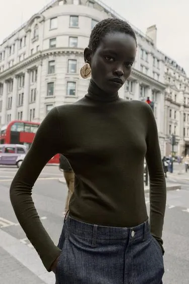 Базовый однотонный свитер- Заказать в России