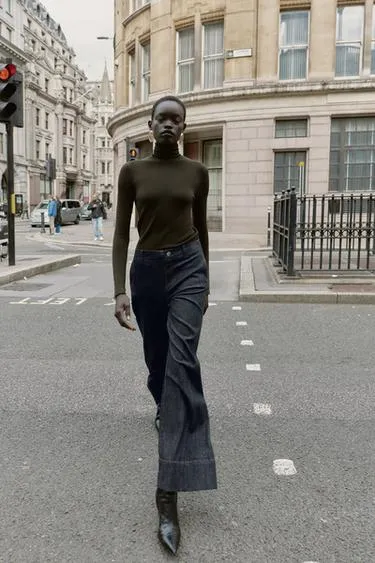 Широкие брюки со швами