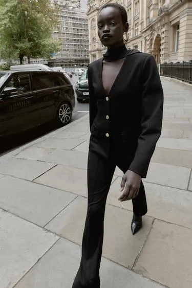 Укороченный блейзер с подплечниками- Заказать в России