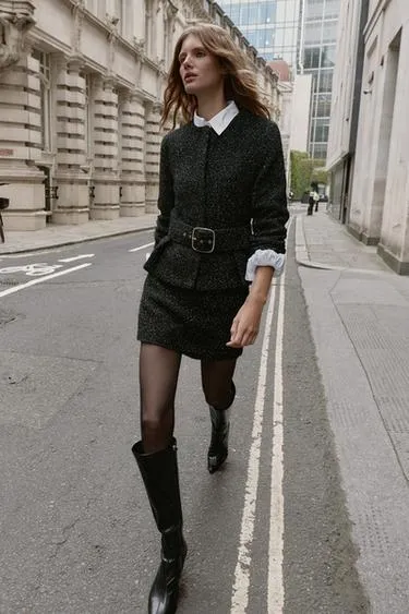 Блейзер из рельефной ткани с ремнем- Заказать в России