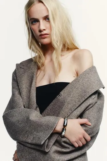 Браслет из жесткого камня