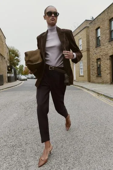 Брюки с защипами и ремнем- Заказать в России