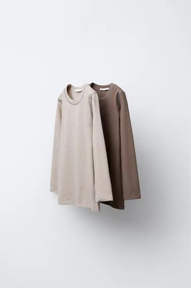 Набор из двух футболок оверлок с контрастной отделкой- Заказать в России