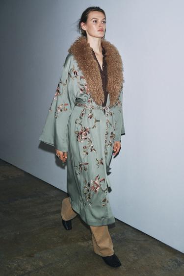 Zara Кимоно с воротником из искусственного меха — ZW COLLECTION LIMITED EDITION
