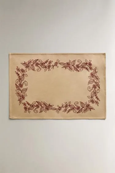 Рождественский подстаканник с вышитыми ветками- Заказать в России