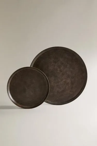 Круглый металлический поднос