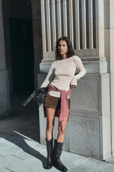 Мягкая футболка в рубчик