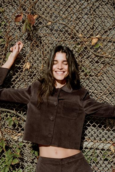 Zara Укороченный блейзер из бархата