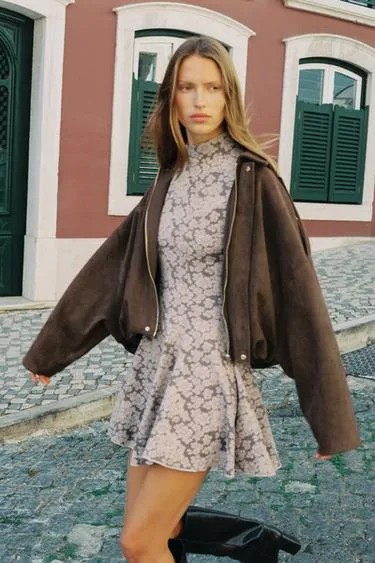 Короткое жаккардовое платье