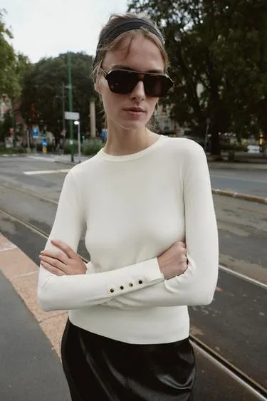 Базовый однотонный свитер- Заказать в России