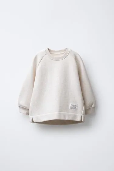 Однотонная толстовка с этикеткой