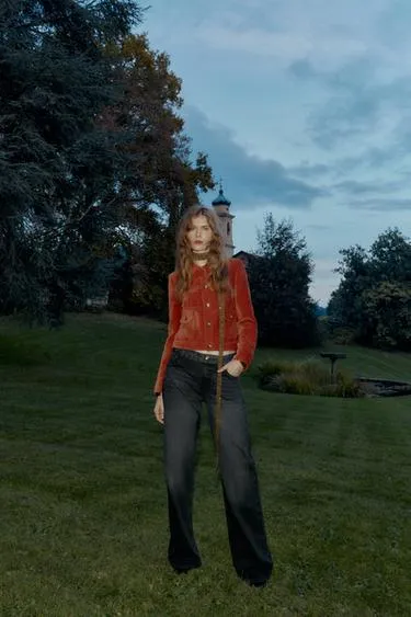 Бархатная куртка с подплечниками