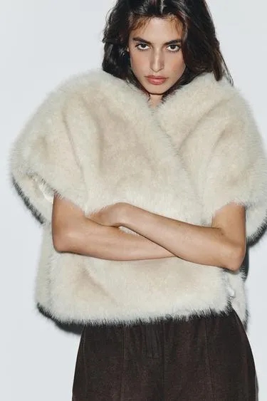 Жилет из искусственного меха