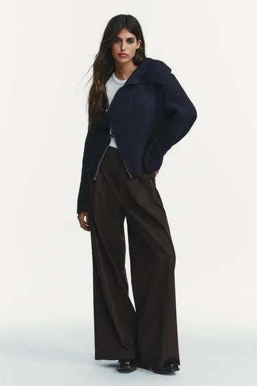 Брюки с защипами и клапанами- Заказать в России