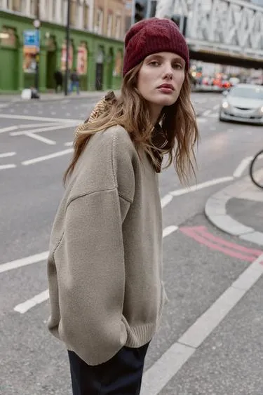 BEANIE WITH EMBROIDERED FLOWERS- Заказать в России
