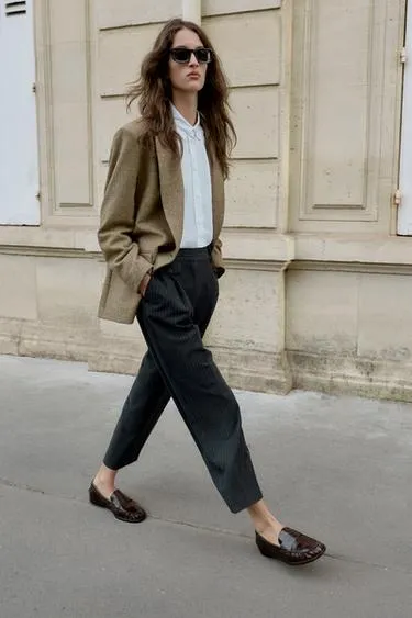 Прямые брюки с защипами