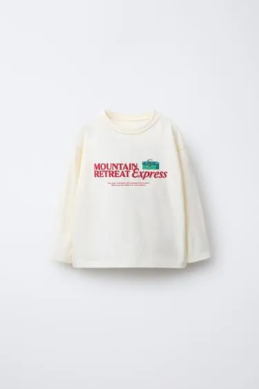 Лонгслив с рельефным принтом