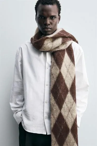 Шарф из жаккарда с ромбами