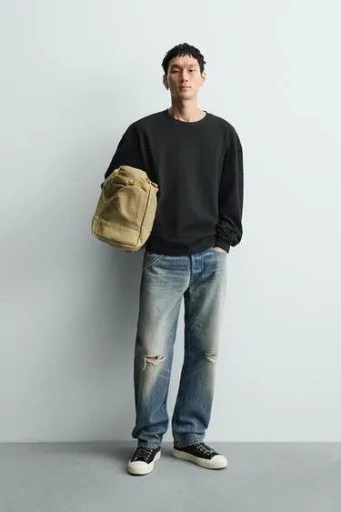 Футболка с эффектом потертости из рельефной ткани- Заказать в России