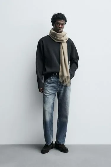 Свитер из шенилловой ткани с рельефным узором