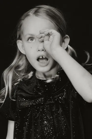 Бархатное платье с бантом и блёстками- Заказать в России