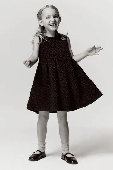 Жаккардовое платье с блестками