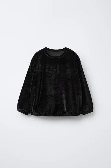 Бархатная футболка с бантами