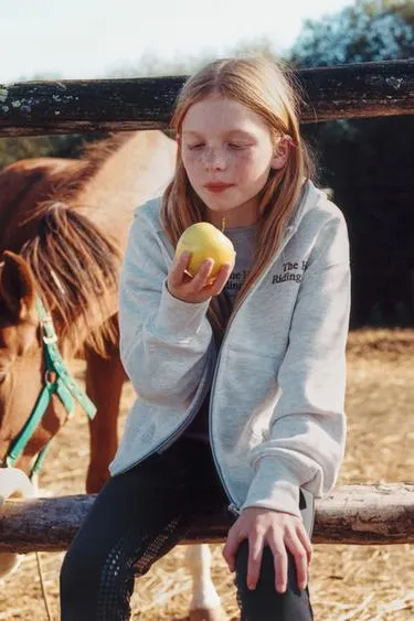Толстовка на молнии с надписью- Заказать в России
