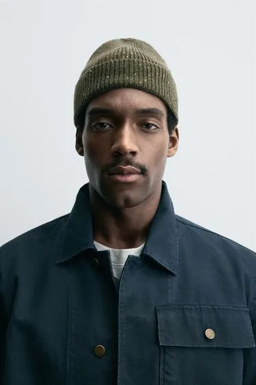 Шапка из рельефной пряжи- Заказать в России