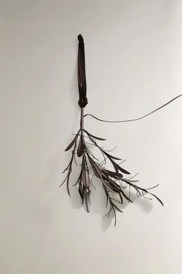 Средняя ветвь с листьями и огоньками- Заказать в России