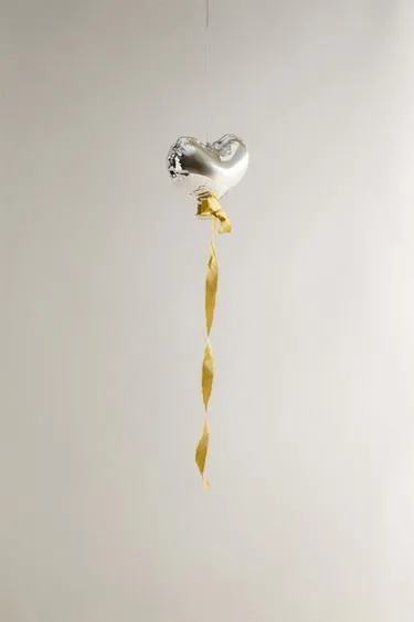 Украшение для ёлки в форме сердца с воздушным шаром