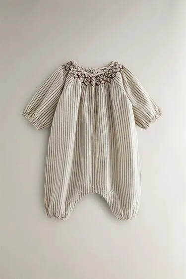 Ползунки для младенцев с рождественскими полосками и складками