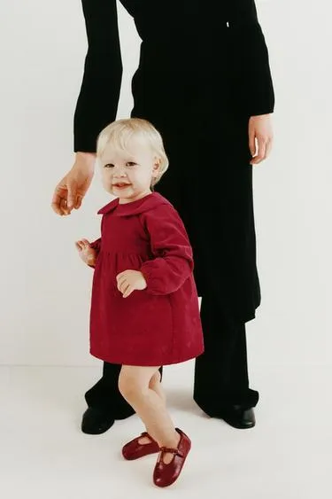 Платье и трусики из вельвета с вышитыми сердечками