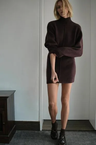 Короткое мягкое трикотажное платье