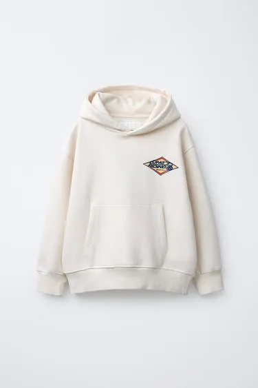 Толстовка с рельефной надписью