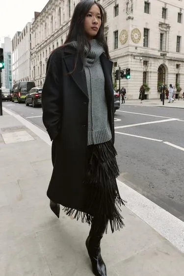 Пальто оверсайз из шерсти с контрастными манжетами