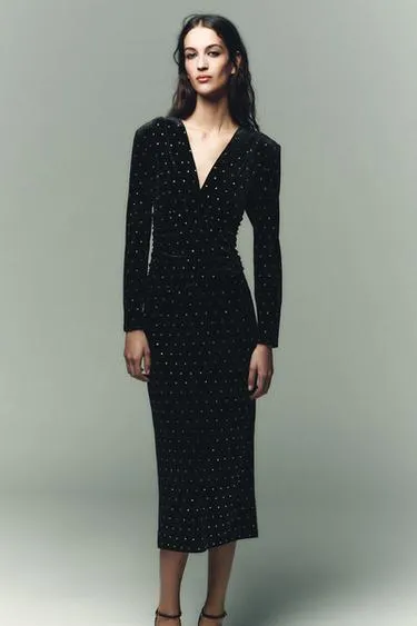 Бархатное платье миди с блестками